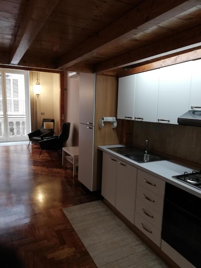 Il Castello Apartment Неаполь Экстерьер фото