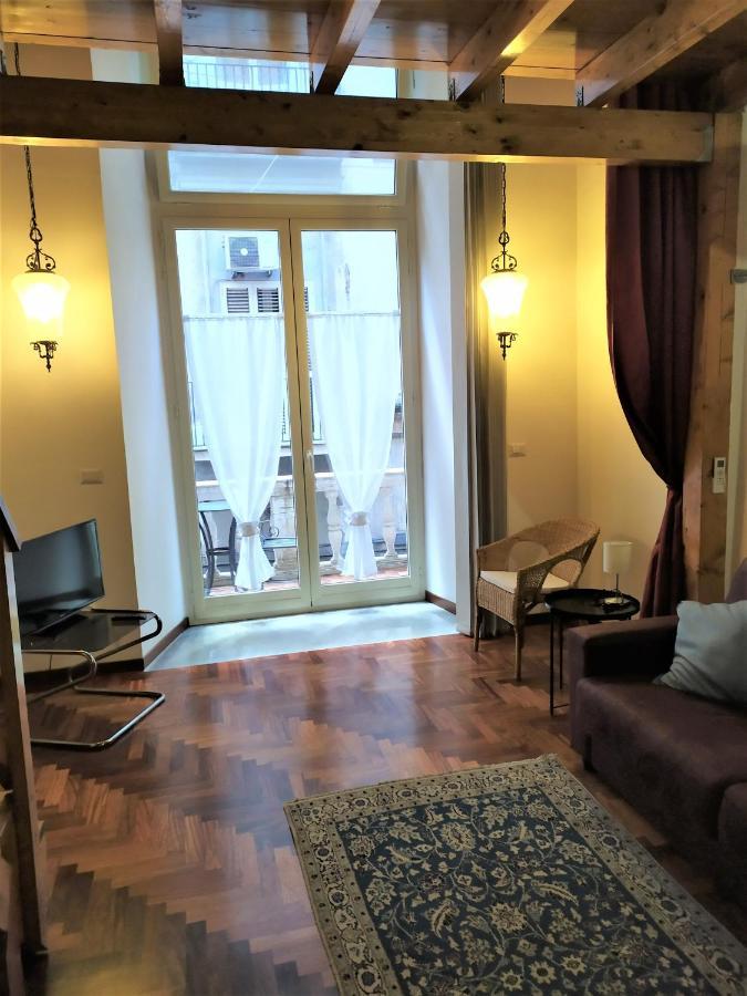 Il Castello Apartment Неаполь Экстерьер фото